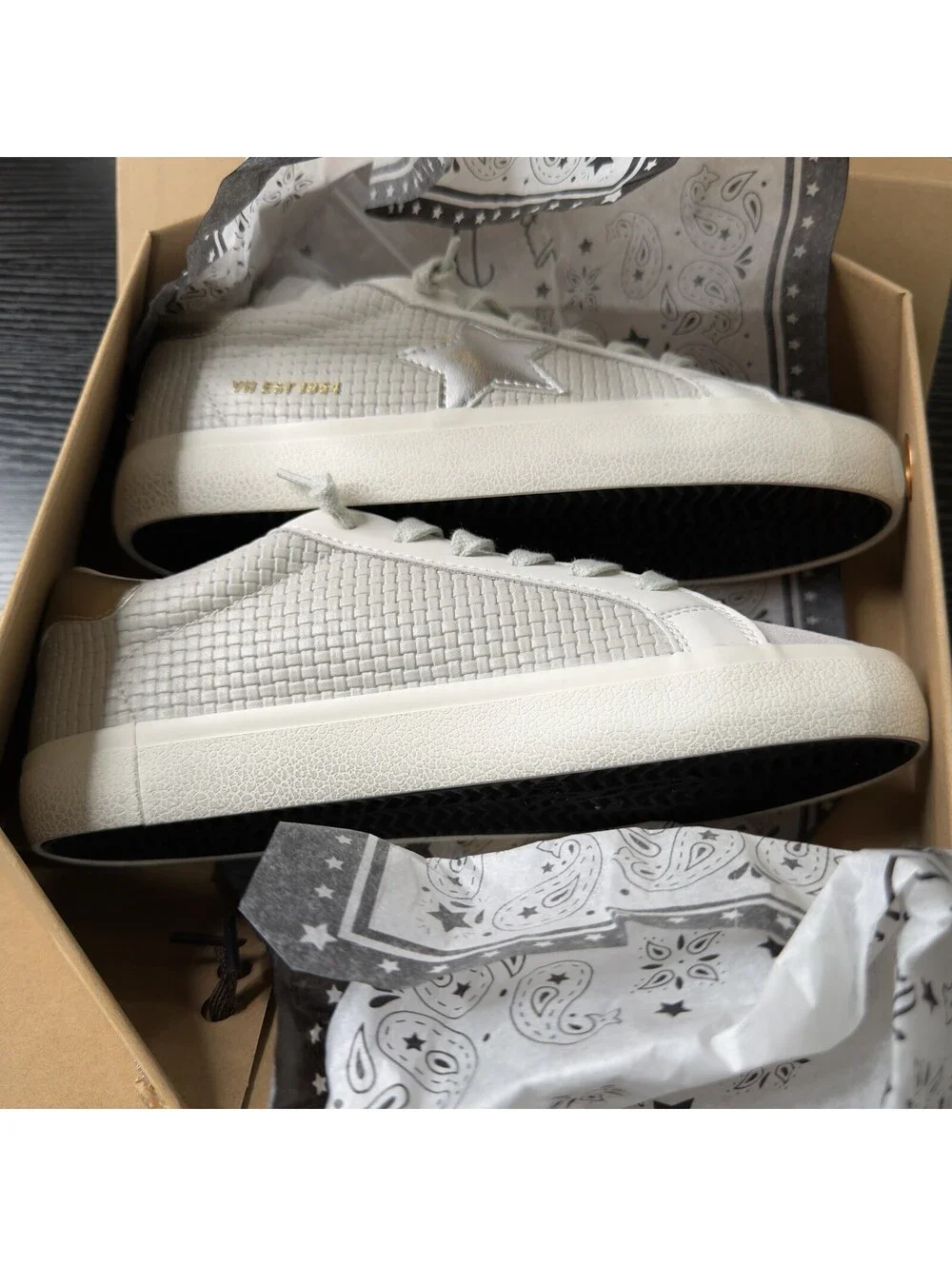 Size 7 Vintage Havana Star White Gold Mesh Lace Up Low Top Women's Sneakers Nwt